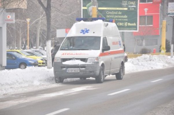 Toate ambulanţele au avut nevoie de utilaje de deszăpezire la intervenţii